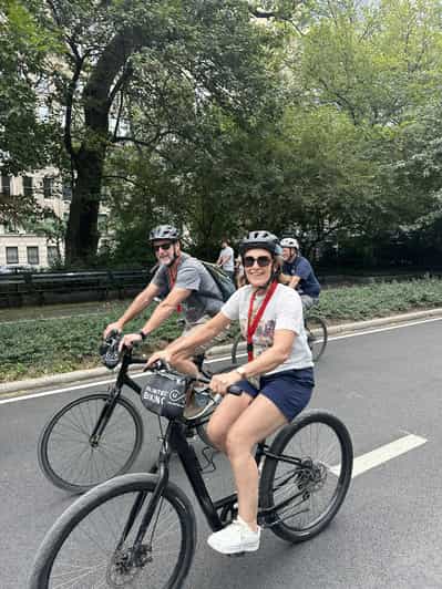 NYC: Central Park Guided Bike Tour with Movie Locations
