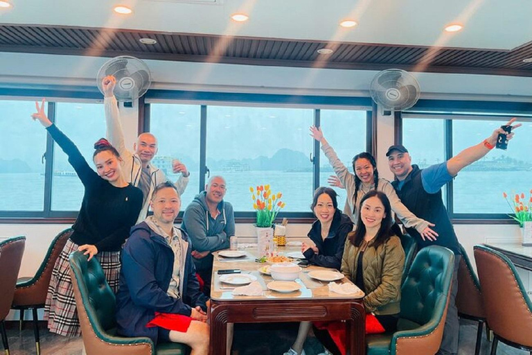 河内：兰哈 - 下龙湾 2 日 5 星级带阳台客舱河内：兰哈 - 下龙湾 2 日 5 星级带阳台的客舱