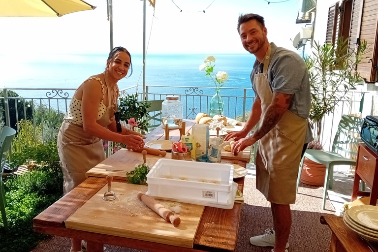 Sorrento: Marì-Kochkurs in einem Familienbetrieb mit Blick auf die Küste