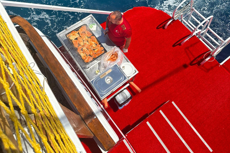 Alanya: Pirate Boat Trip with Swimming and Foam Party Alanya: Pirate Boat Trip with Transfer