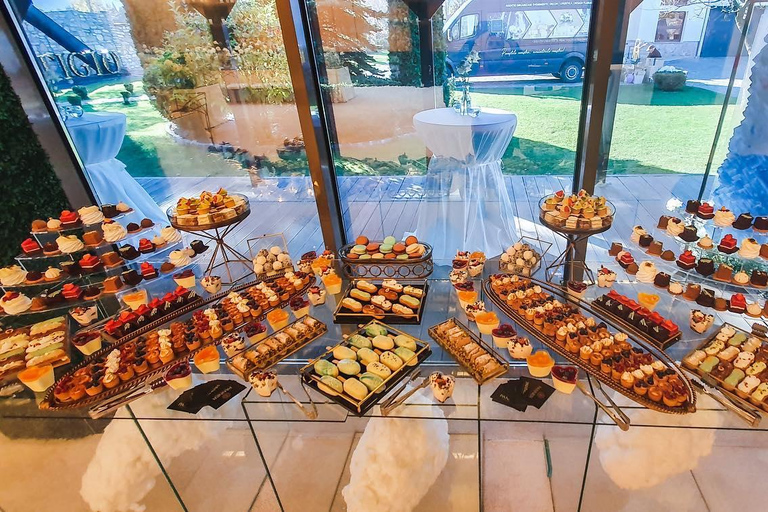 Brasov: Bran Castle Private Tour with Local Flavors