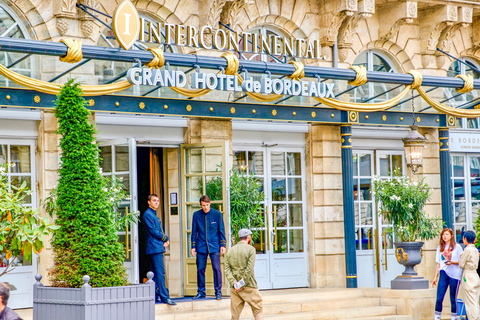 Bordeaux: Tour privato della storia esclusiva con un esperto localeBordeaux: Tour privato ed esclusivo della storia con un esperto locale