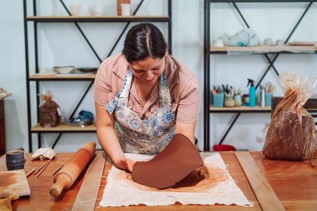 Visit Discovering the essentials Ceramics Workshop in Santa Cruz Island, Galapagos
