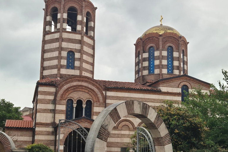 Batumi: Architectural Tour & tasting Adjarian Khachapuri