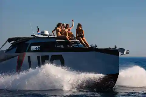 Dubrovnik: UFO - BÅTEN