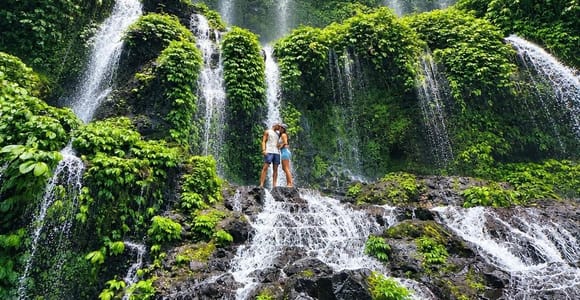 Lombok: Private Benang Kelambu Waterfall & Mawun Beach Tour