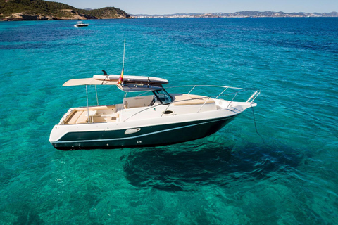 Tour en barco por Ibiza : navega por aguas cristalinas