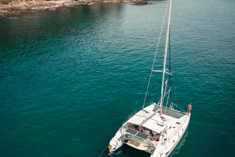 Tamarindo: Private Sailing Catamaran Tour and Snorkeling
