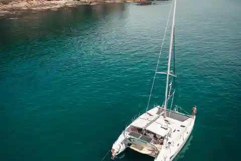 Tamarindo: Private Sailing Catamaran Tour and Snorkeling