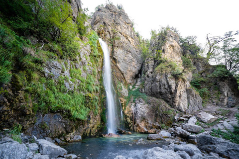 Od: Tirana i Shkoder: Wycieczka całodniowa Theth &amp; Blue Eye.