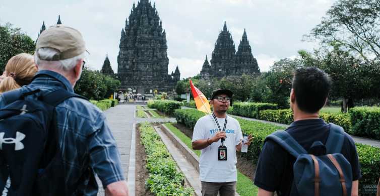 Yogyakarta: Borobudur en Prambanan Tempel Tour met beklimming