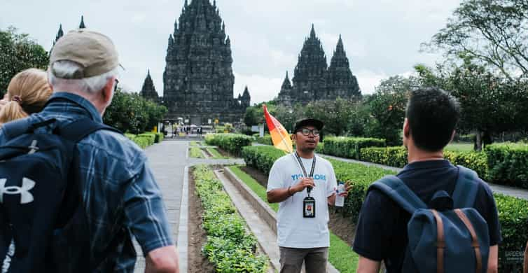 Yogyakarta: Borobudur en Prambanan Tempel Tour met beklimming