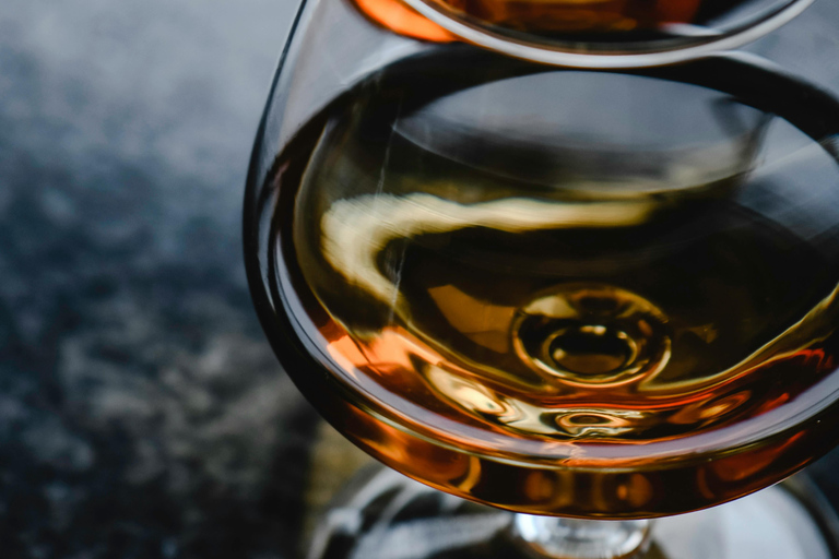 Vilnius: Old Town Tour with Whisky and Cheese Tasting