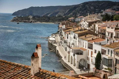 Barcelona: Tour Private Dalí, Cadaqués & Wines