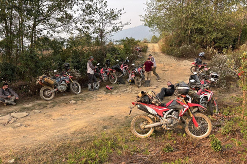 Kathmandu 6-Day Motorbike Tour: Pokhara & Chitwan Safari