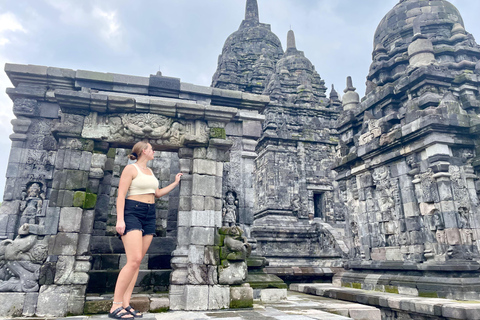 Yogyakarta: Tour di un giorno della scalata di Borobudur e del Tempio di Prambanan