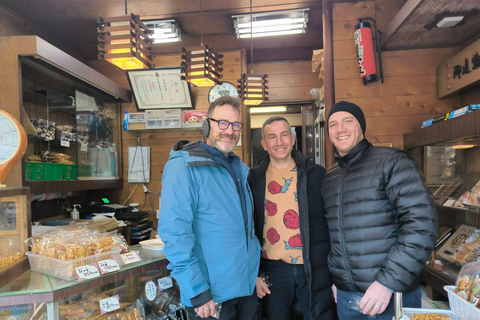 Tokyo: Yanaka and Nippori Food Tour with Local Guide