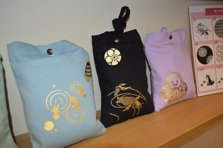 Kanazawa: Gold Leaf Workshop at a Historic Local Maker Gold Leaf Craft Workshop