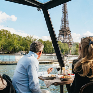 Paris : 3-Course Gourmet Dinner Cruise on Seine River