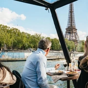 Paris : 3-Course Gourmet Dinner Cruise on Seine River