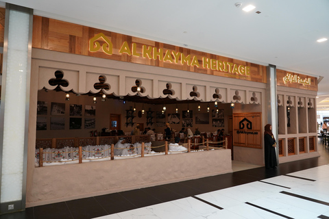 Abu Dhabi Elite Day-trip: Sheikh Zayed Mosque & Royal Palace Small Group Mercedes Sprinter in German