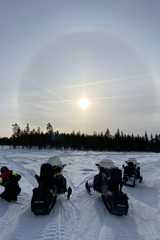 Kiruna: Snowshoe Hike & Ice fishing Tour