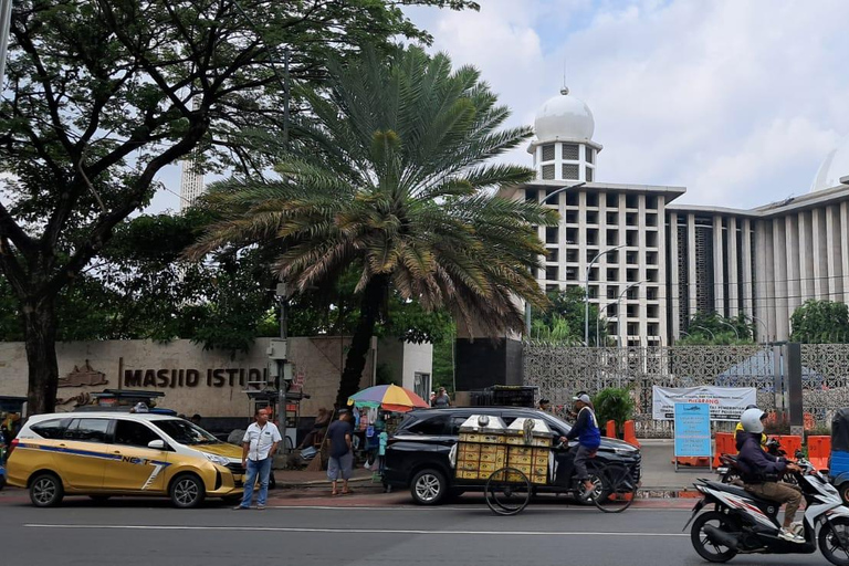 Jakarta: Private Car Charter with Professional Driver by Van