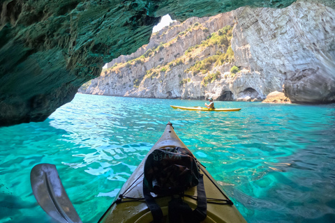 Nerano: Kayak Tour among the Caves and Beaches of the Amalfi Coast Nerano: Kayak Tour of the Caves and Beaches of the Amalfi Coast