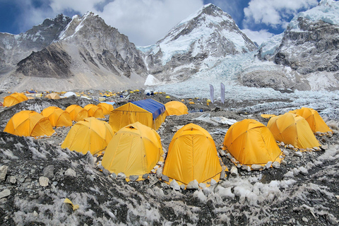 Senderismo por el Campo Base del Everest con pernoctación en el Campo BasePara los no titulares de la nacionalidad nepalí