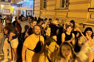 Prag: Kneipentour mit Shots & Zugang zum Rooftop-Club