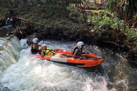 Dżakarta : Aktywny wulkan, krater Domas i wycieczka Fun RaftingWycieczka na wulkan, krater Domas i rafting