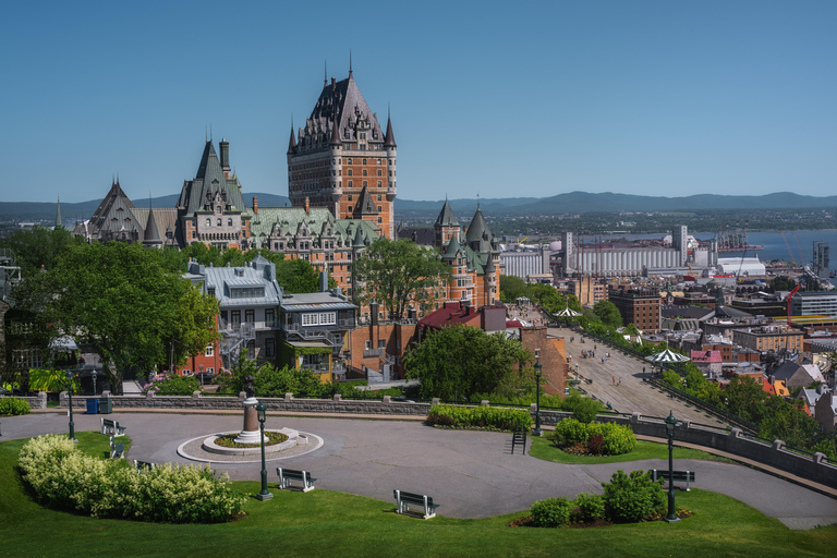 Quebec City: Old Town Food Tour with 8+ Tastings & Poutine