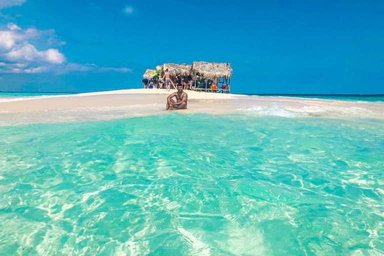 Vanuit Puerto Plata: Cayo Arena Catamaran Tour met Snorkelen