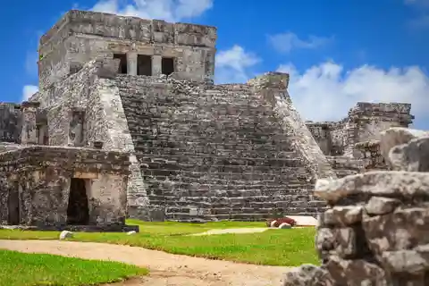 Half Day Semiprivate Tulum Mayan Site and Majestic Cenote