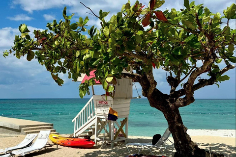 De Montego Bay: Excursão de um dia à praia de Doctors Cave e comprasDe Montego Bay