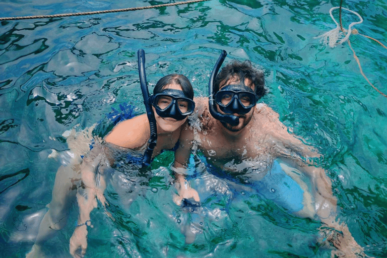 Boracay: Inselhopping mit Mittagessen und Parasailing