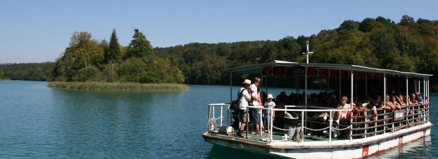 Lacs de Plitvice : Visite guidée à pied avec tour en bateau