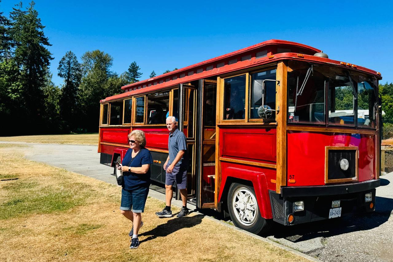 Vancouver: Stanley Park Trolley Hop On Hop Off Shuttle Stanley Park: Classic Trolley Shuttle 2 Day Pass
