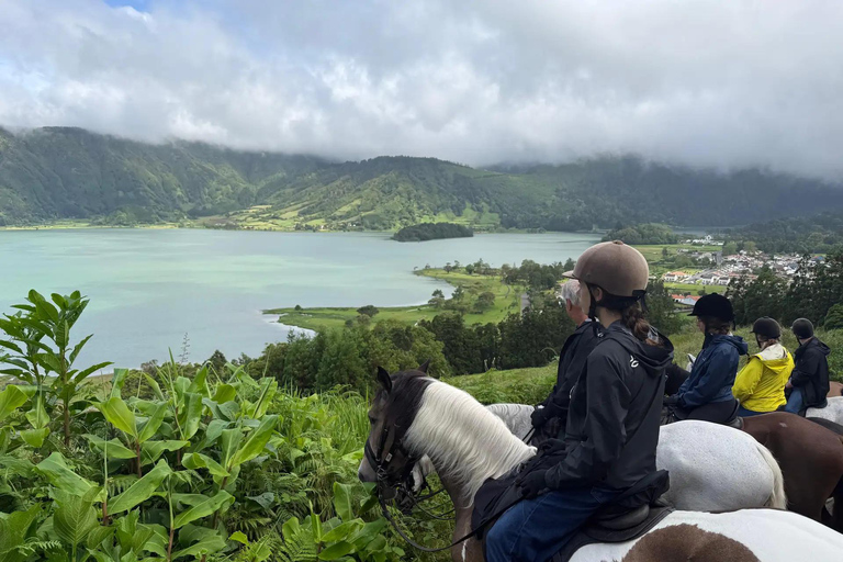 São Miguel: Horseback Riding at Sete Cidades with Lunch Sunset Tour (no lunch)