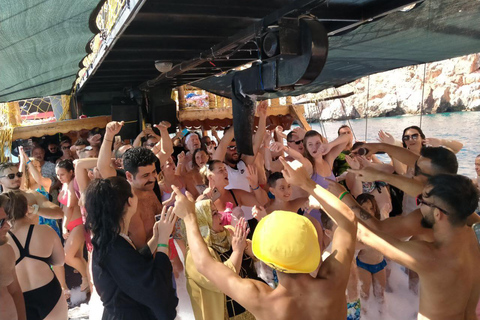 Excursión en barco pirata por Alanya con cuevas marinas y vistas de la costaPIRATA + AMANECER 2 HORAS DE VIAJE