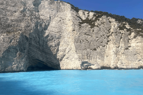 Zante: Crucero por la isla y las tortugas en EuroskyNaufragio Cuevas Azules e Isla de las Tortugas Cuevas Ceri