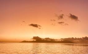 Tahiti island: Sunset cruise