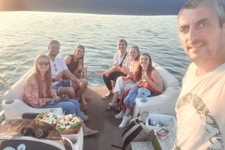 Crucero en barco para degustación de vinos en Ohrid - Vino ilimitadoCrucero en barco para catar vinos en Ohrid