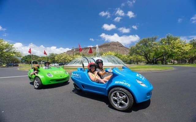 Lemon Rd: Waikiki Scoot Coupe Rental Magic Island & Kaka'ako