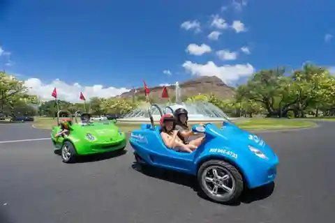 Lemon Rd: Waikiki Scoot Coupe Rental Magic Island & Kaka'ako