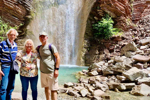 Tagestour mit dem Land Rover zum Berg Dajti und zum Wasserfall Shengjergj