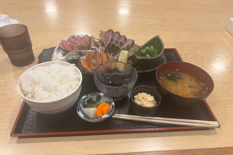 Hiroshima: Local Night Walk with Dinner & Decode Daily Life