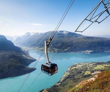 Olden: Loen Skylift tur och retur med minibuss