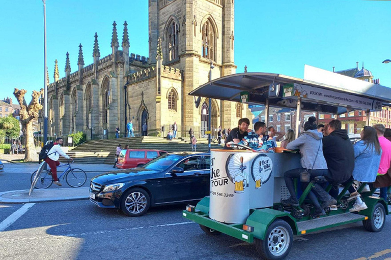 Liverpool: passeio de bicicleta com bebidas e músicaPasseio de bicicleta com cerveja em Liverpool com bebidas