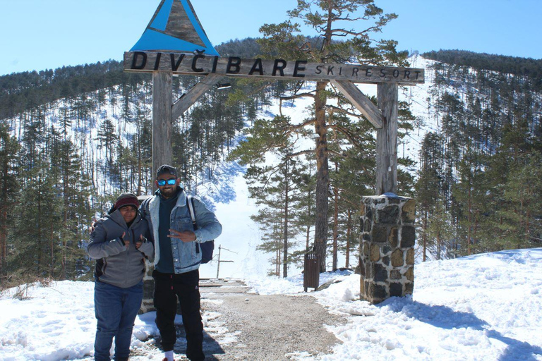 Au départ de Belgrade : Excursion d'une journée à la neige et au skiExcursion d'une journée à la neige et au ski au départ de Belgrade